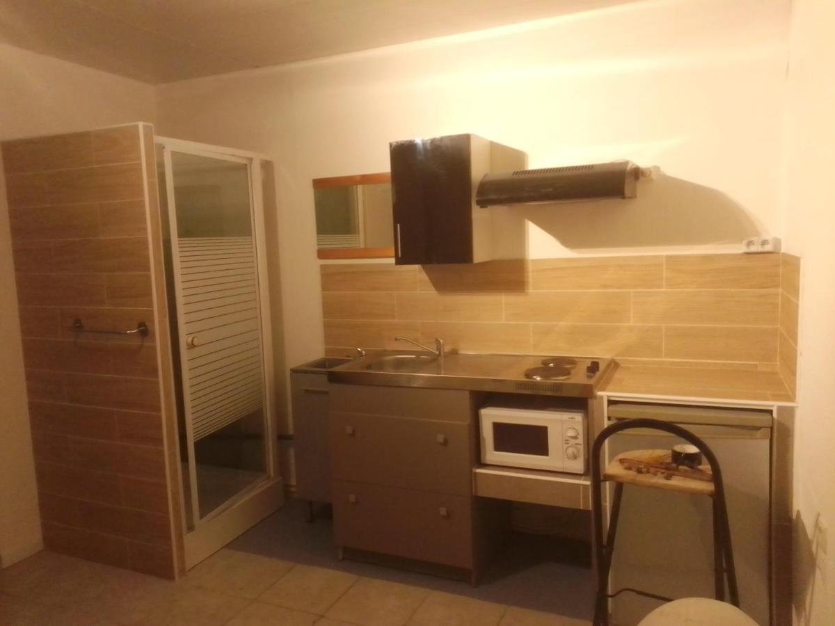Appart Hotel Avec Jardin Cuers Exterior photo